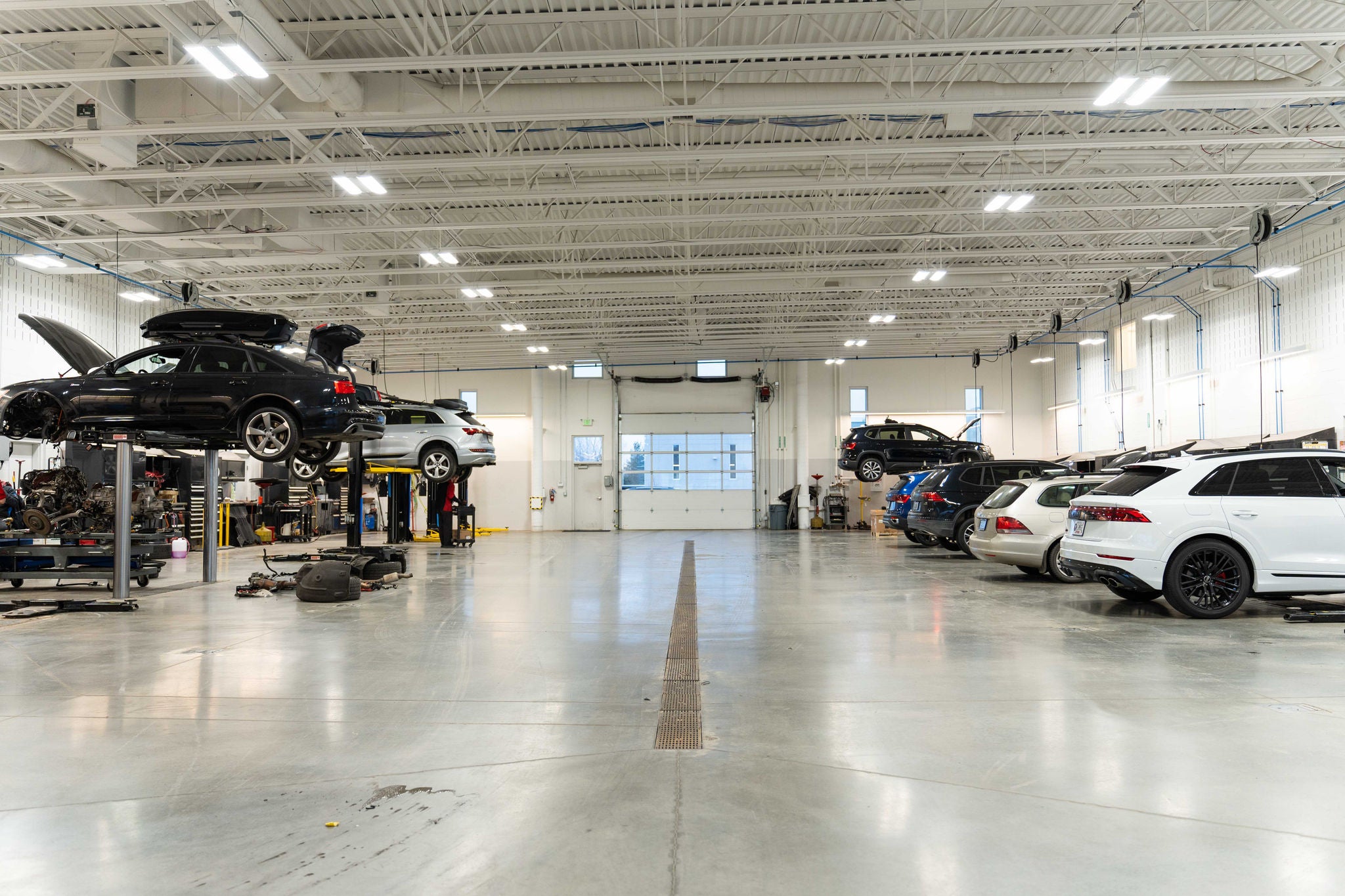 Front profile view of Audi service center.